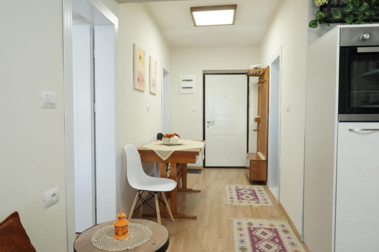 Luka'S Apartment ซารานเดอ ภายนอก รูปภาพ